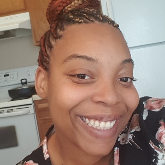 Hey! Who's that girl??! 😱👀👀 - Picture 4 of 8